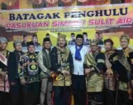 Muhammad Rafik Dikukuhkan Sebagai Menteri Langgam Nan Tujuh Kerajaan Pagaruyung Seperti Jaman Dulu