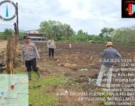 Kapolsek Tanjung Batu Ogan Ilir Tinjau Kesiapan Lahan Penanaman Jagung Serentak di Desa Tanjung Batu Seberang