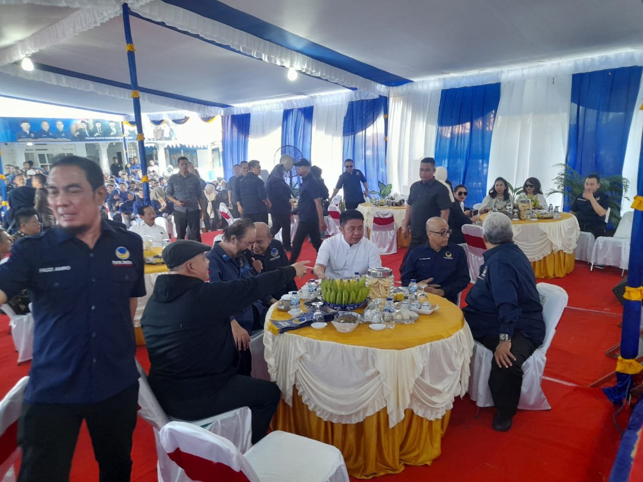 Fraksi Partai Nasdem Ogan Ilir,Beserta Anggota Kedatangan Aktivis Politik,Ketua umum Partai Nasdem Surya Paloh. Fraksi Partai Nasdem Ogan Ilir,Beserta Anggota Kedatangan Aktivis Politik,Ketua umum Partai Nasdem Surya Paloh.