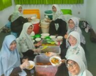 Jama’ah Majlis Ta’lim Al-Mukarromah Gelar Jum’at Berkah, Bagikan Makan Bergizi Gratis (MBG)