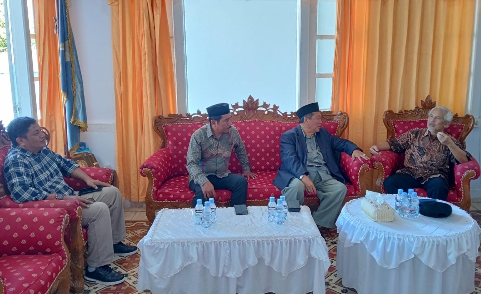H.M. Taufiq R. Abdul Syakur Kunjungi Kesultanan Bacan, Disambut Jogugu Perdana Menteri H. Muchdar Arief, SE