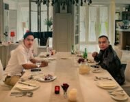 Sufmi Dasco dan Gibran Rakabuming Makan Siang Menu Mie Bakso, Nasi Dendeng dan Tumis Daun Pepaya