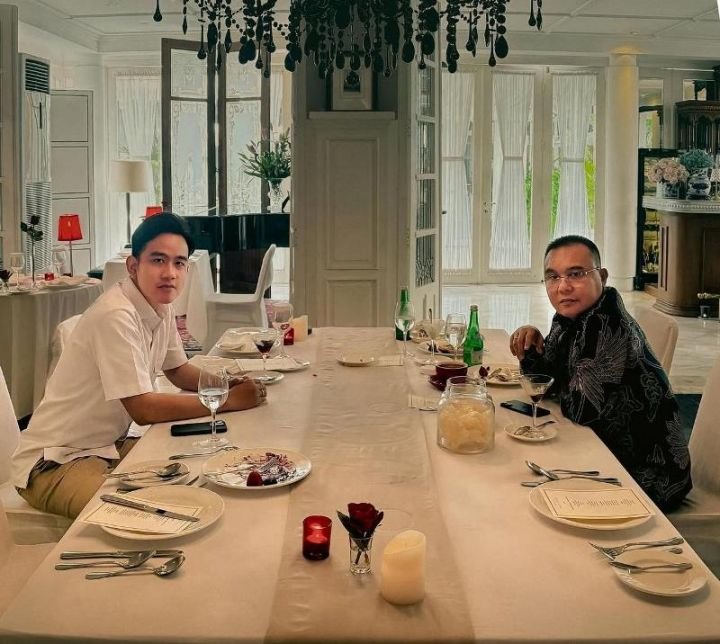 Sufmi Dasco dan Gibran Rakabuming Makan Siang Menu Mie Bakso, Nasi Dendeng dan Tumis Daun Pepaya