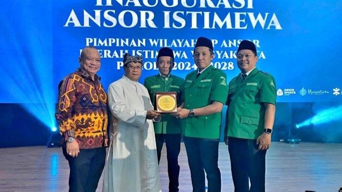 *PENGHARGAAN MARTABAT KEMANUSIAAN DARI GP ANSOR DITERIMA DI VATIKAN* *PENGHARGAAN MARTABAT KEMANUSIAAN DARI GP ANSOR DITERIMA DI VATIKAN*