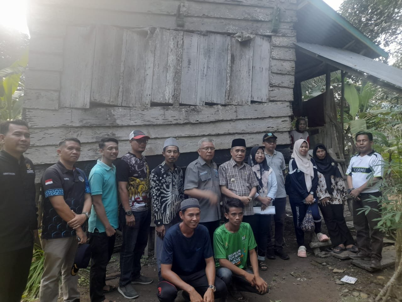 Jum' at Barokah Wabub Ardani dan Baznas Periksa 2 Rumah Warga Tidak Layak Huni Dan Kurang Mampu