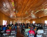 Satgas Yonif 700/WYC Rajut Kasih di Tanah Papua, Ibadah Bersama Jemaat Gereja Bethesda Batilame