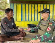Satgas Yonif 131/Brajasakti Berikan Pelayanan Kesehatan di Kampung Pikere, Perbatasan Papua