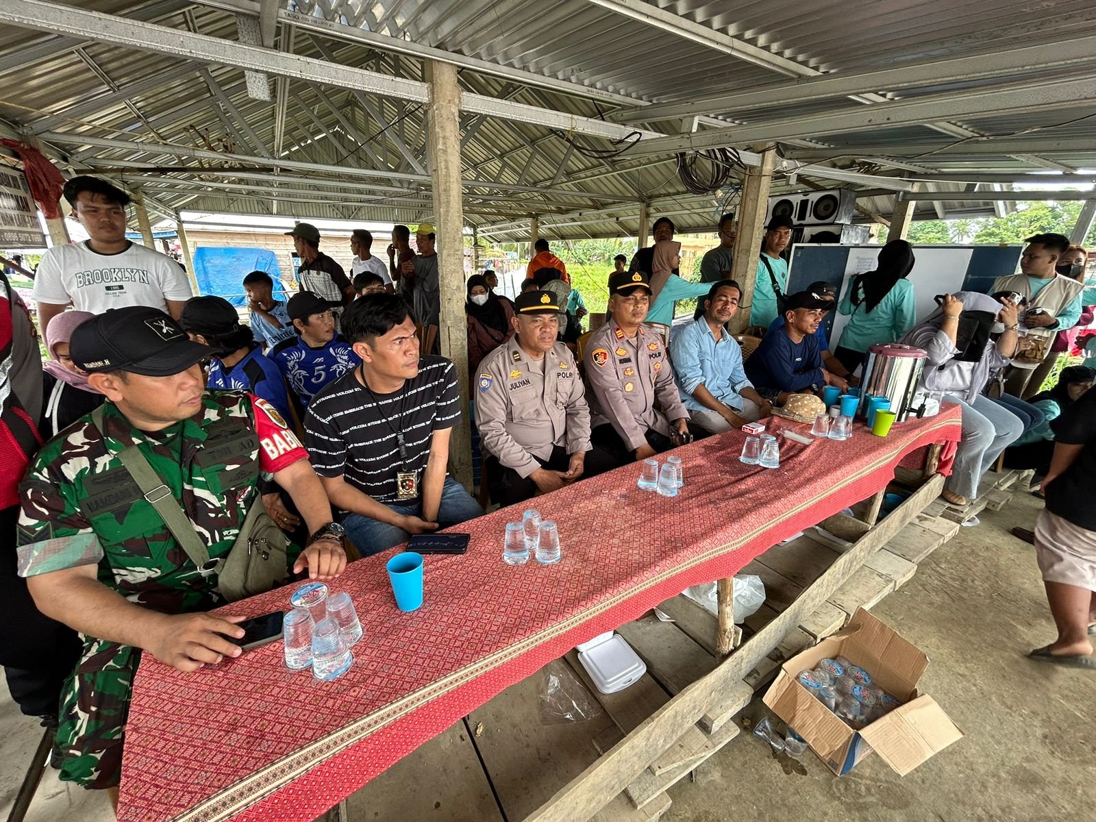 Polsek Pemulutan ogan ilir Lakukan Pengamanan Perlombaan Perahu Bidar Mini di Desa Sembadak Polsek Pemulutan ogan ilir Lakukan Pengamanan Perlombaan Perahu Bidar Mini di Desa Sembadak