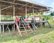 Satgas Pamtas Kewilayahan Yonif 410 Alugoro Laksanakan Komsos di Kampung Sanguwar