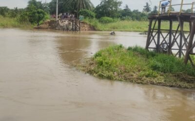 Lagi-Lagi Jembatan Ambruk Terseret Rumput Menjadi Sorotan Plublik Menguras Anggaran APBD