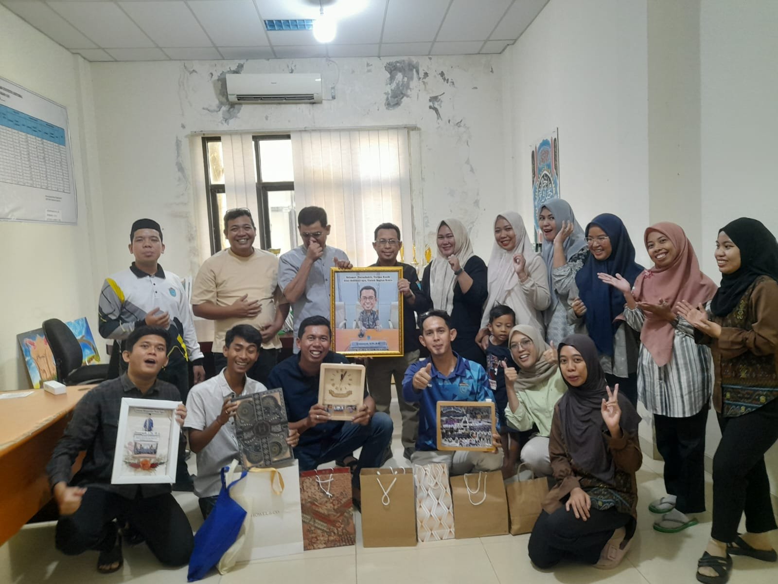 Hangat dan Harum Warnai Acara Perpisahan Purnabakti