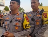 Kapolres Ogan Ilir Bersama Bhayangkari Peduli Berbagi Takjil untuk Masyarakat