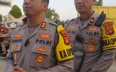 Kapolres Ogan Ilir Bersama Bhayangkari Peduli Berbagi Takjil untuk Masyarakat