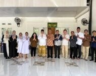 Pererat Kerukunan, Uskup Agung Palembang Silaturahmi Idul Fitri ke Kediaman Ketua PWNU Sumsel
