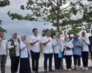 Polisi Ikut Cek Sawah Kekeringan di Desa Sungai Rotan