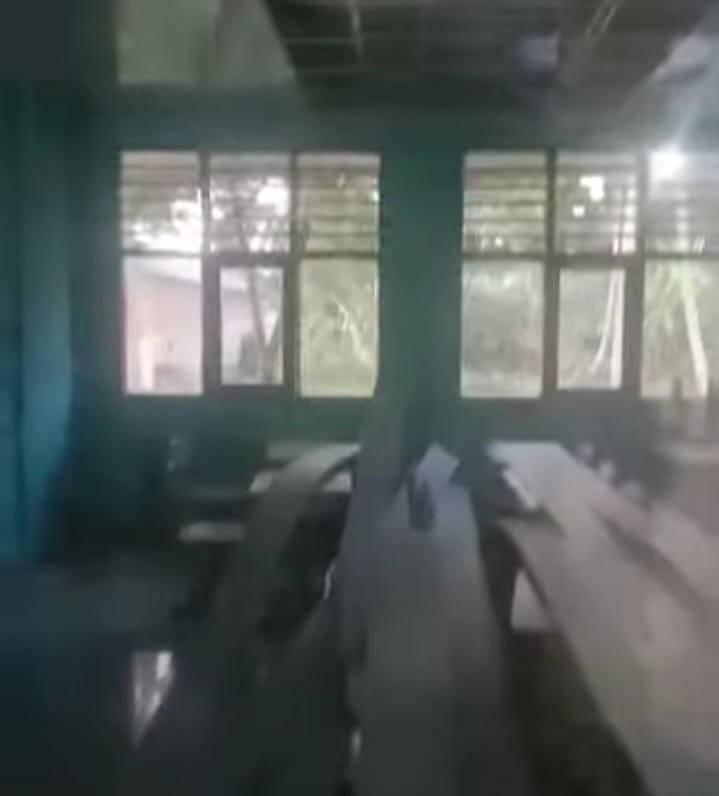 Baru Direnovasi, Plafon SD 07 Rantau Panjang Ambruk Baru Direnovasi, Plafon SD 07 Rantau Panjang Ambruk