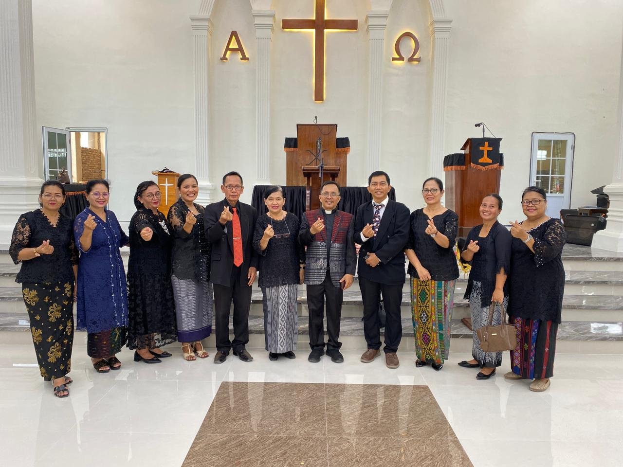 Kesaksian dari Salib yang Menggetarkan Hati: Yesus Bukan Sekadar Manusia, Ia Anak Allah