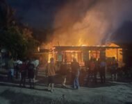 Sijago Merah Lalap Rumah dan 4 Unit Sepeda motor di Pantai Labu