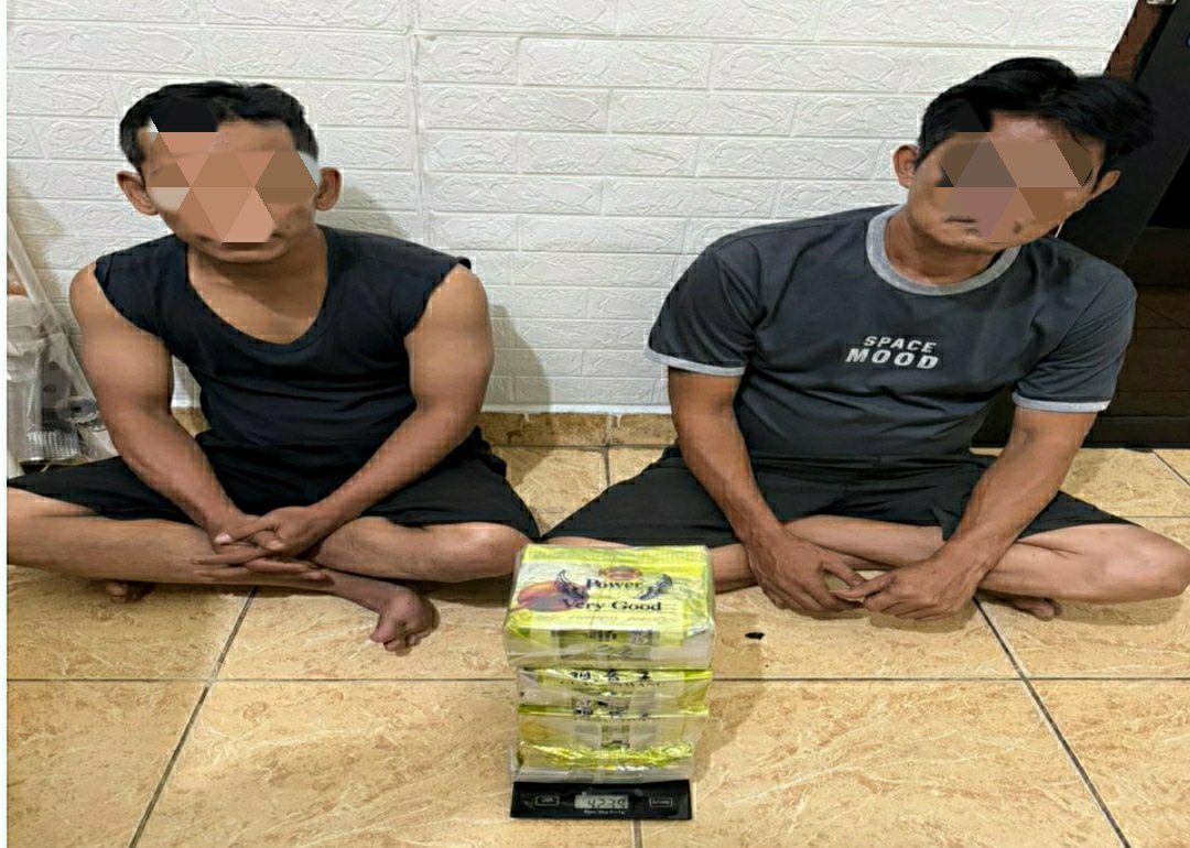POLRES OGAN ILIR AMANKAN DUA PELAKU DAN GAGALKAN PEREDARAN 4,2 KG SABU DI JALINTAS SUMATERA POLRES OGAN ILIR AMANKAN DUA PELAKU DAN GAGALKAN PEREDARAN 4,2 KG SABU DI JALINTAS SUMATERA