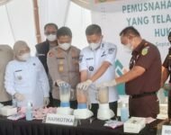 Bupati Ogan ilir Soroti Warga Yang Lindungi Pengedar Saat Pemusnahan Barang Bukti di Kejari Ogan Ilir Didominasi Narkotika,