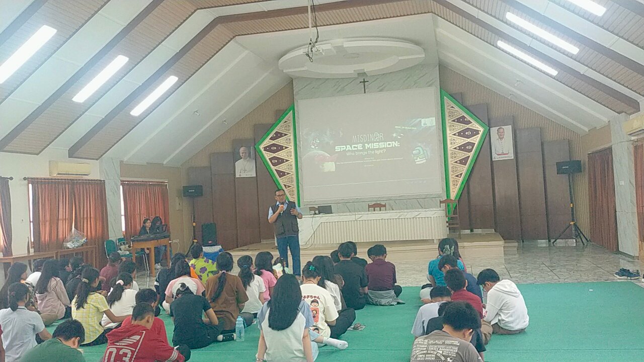 Kobarkan Lagi Semangat Pelayanan yang Redup, Misdinar St. Yoseph Palembang Gelar Makrab ‘Space Mission’