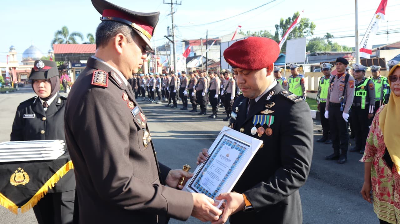 Polresta Deli Serdang Gelar Upacara Peringatan Serta Syukuran Hari Bhayangkara Ke-80, Teguhkan Komitmen Polri Untuk Masyarakat Polresta Deli Serdang Gelar Upacara Peringatan Serta Syukuran Hari Bhayangkara Ke-80, Teguhkan Komitmen Polri Untuk Masyarakat