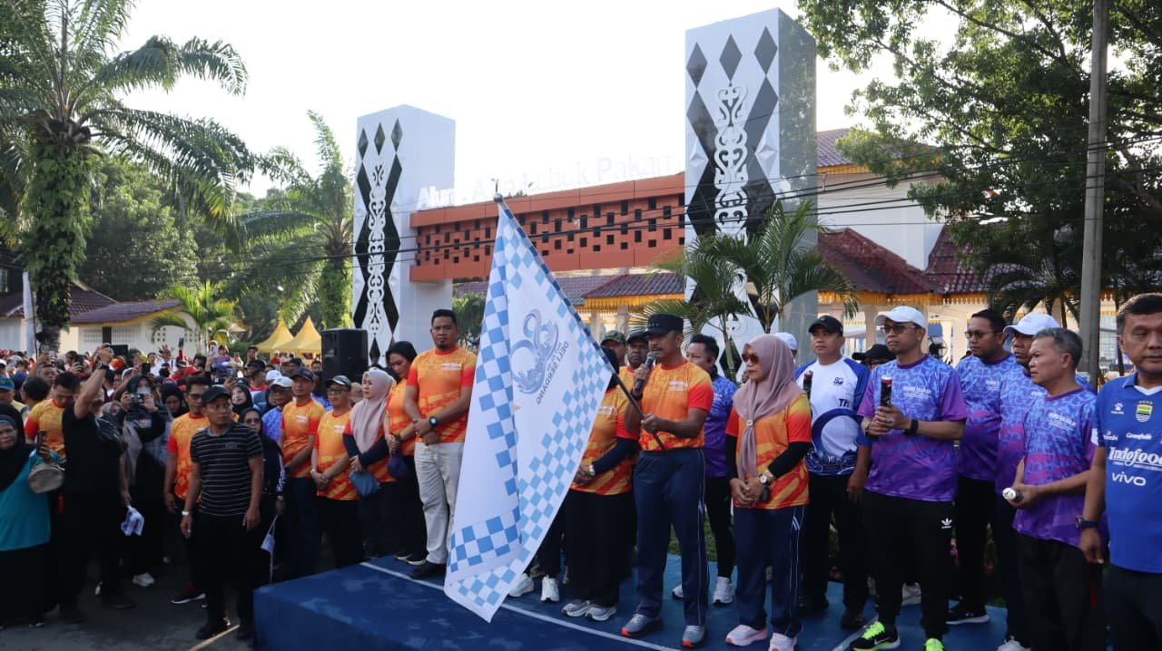 Polresta Deli Serdang Ikuti Fun Walk Peringati Hari Jadi Ke-80 Kabupaten Deli Serdang dan HUT APKASI ke-26 Polresta Deli Serdang Ikuti Fun Walk Peringati Hari Jadi Ke-80 Kabupaten Deli Serdang dan HUT APKASI ke-26