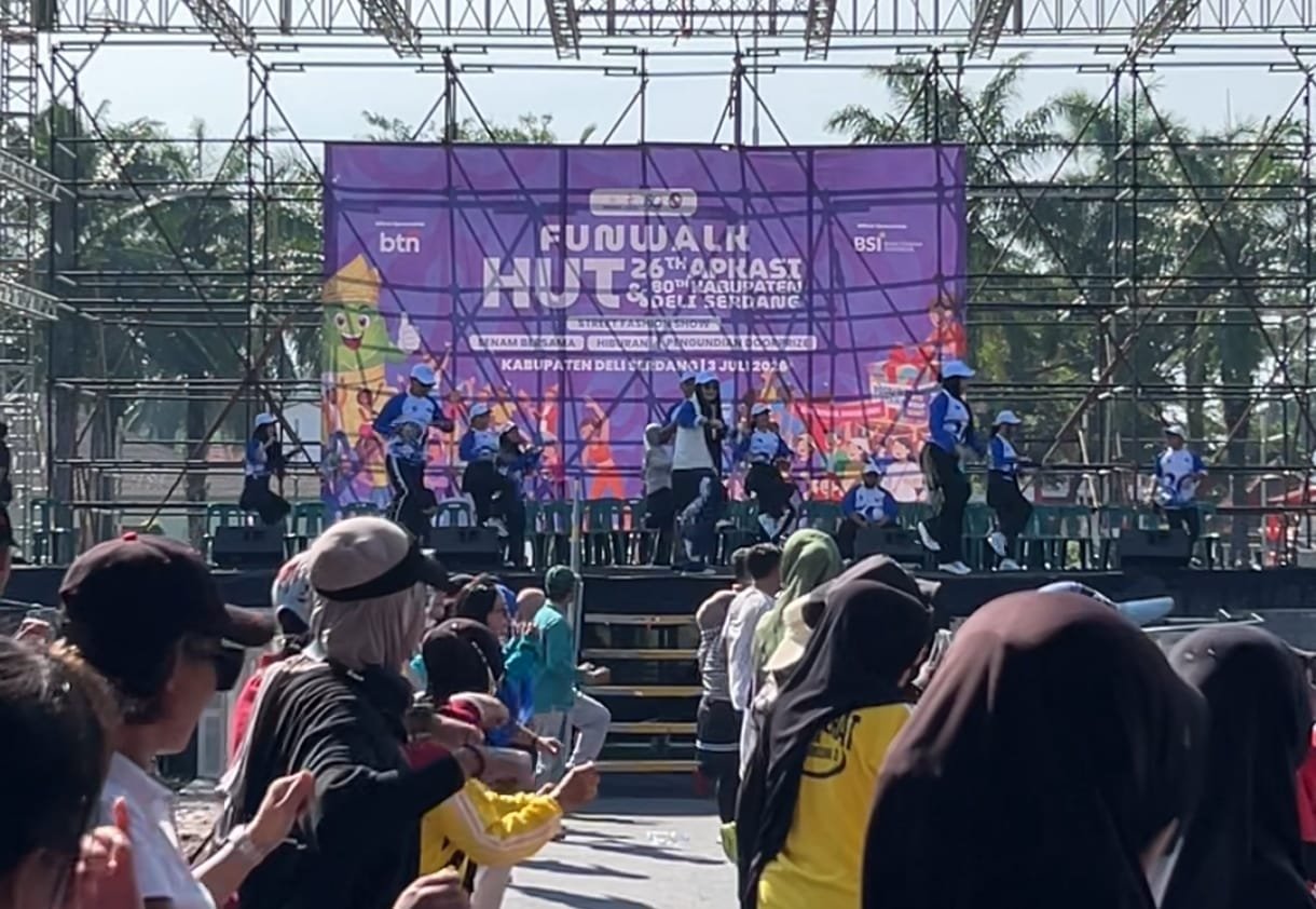 Polresta Deli Serdang Ikuti Fun Walk Peringati Hari Jadi Ke-80 Kabupaten Deli Serdang dan HUT APKASI ke-26 Polresta Deli Serdang Ikuti Fun Walk Peringati Hari Jadi Ke-80 Kabupaten Deli Serdang dan HUT APKASI ke-26