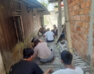 Warga Sakatiga Seberang Gotong Royong Rehab Jembatan Cor Beton Bertiang, BPD Pimpin Langsung Kegiatan