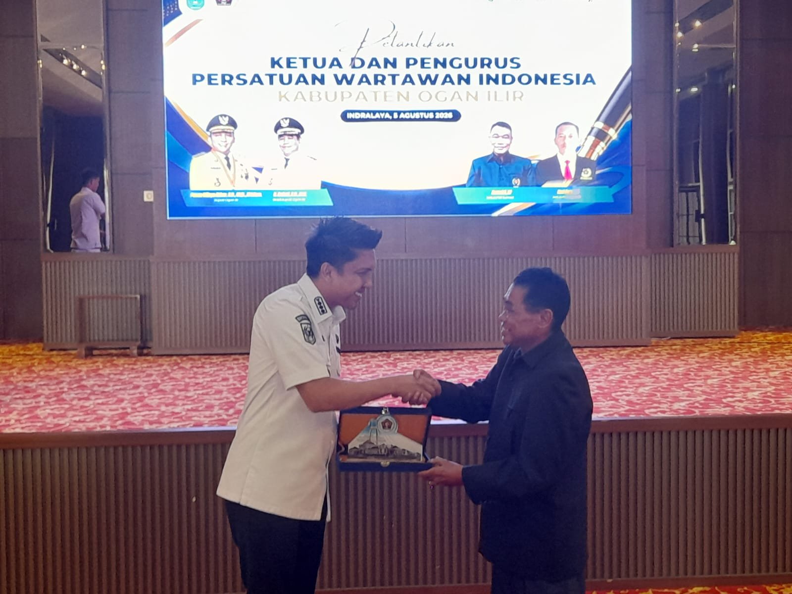Bupati Panca Wijaya Akbar Hadiri Pelantikan Pengurus PWI dan IKWI Ogan Ilir Masa Bakti 2026–2029 Bupati Panca Wijaya Akbar Hadiri Pelantikan Pengurus PWI dan IKWI Ogan Ilir Masa Bakti 2026–2029