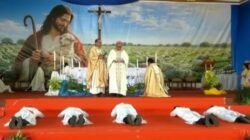 Penahbisan Lima Imam Diosesan KAPal di Tegal Arum: Menghadirkan Wajah Allah yang Belas Kasih Penahbisan Lima Imam Diosesan KAPal di Tegal Arum: Menghadirkan Wajah Allah yang Belas Kasih
