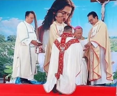 Penahbisan Lima Imam Diosesan KAPal di Tegal Arum: Menghadirkan Wajah Allah yang Belas Kasih Penahbisan Lima Imam Diosesan KAPal di Tegal Arum: Menghadirkan Wajah Allah yang Belas Kasih