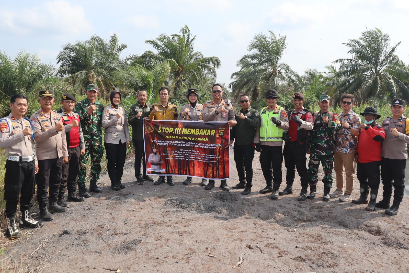Kapolres Ogan Ilir Pimpin Patroli Karhutla Pakai Drone dan Cek Ketersediaan Air Kapolres Ogan Ilir Pimpin Patroli Karhutla Pakai Drone dan Cek Ketersediaan Air