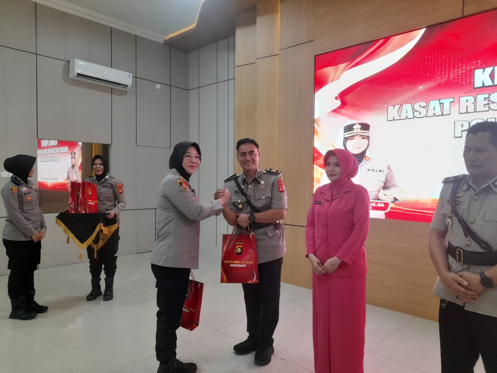 KENAL PAMIT KASAT RESKRIM DAN KASI HUKUM, POLRES OGAN ILIR PERTAHANKAN SINERGI DAN KEKELUARGAAN