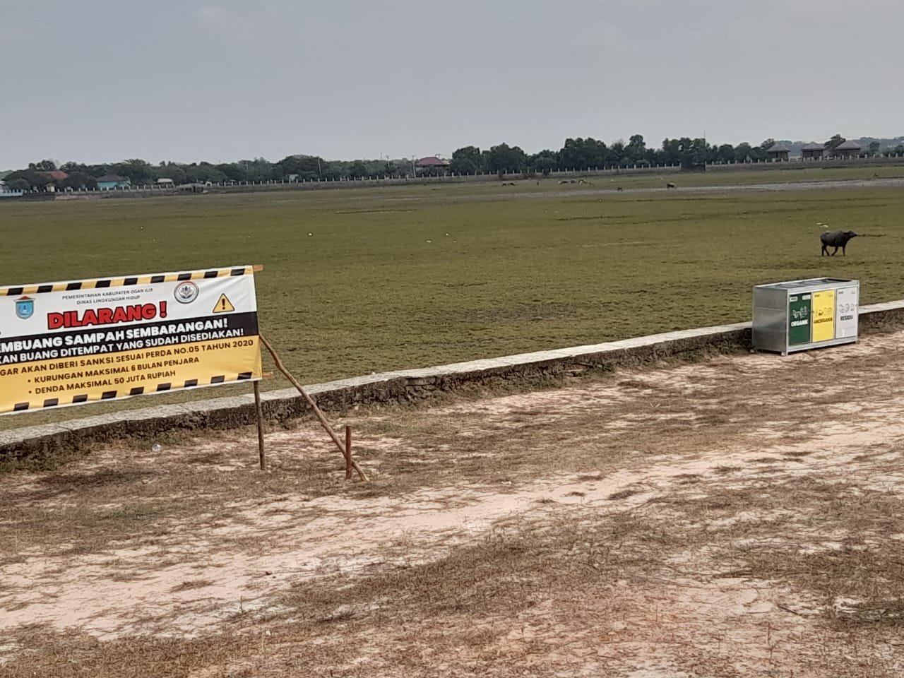 Sigap Tanggapi Keluhan Warga, DLH Ogan Ilir Pasang Tempat Sampah di Area Wisata Tanjung Senai Sigap Tanggapi Keluhan Warga, DLH Ogan Ilir Pasang Tempat Sampah di Area Wisata Tanjung Senai