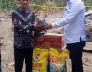Aksi Kemanusiaan Ketua DPD PSI Ogan Ilir Kunjungi Korban Kebakaran Pulau Semambu, Warga Terharu