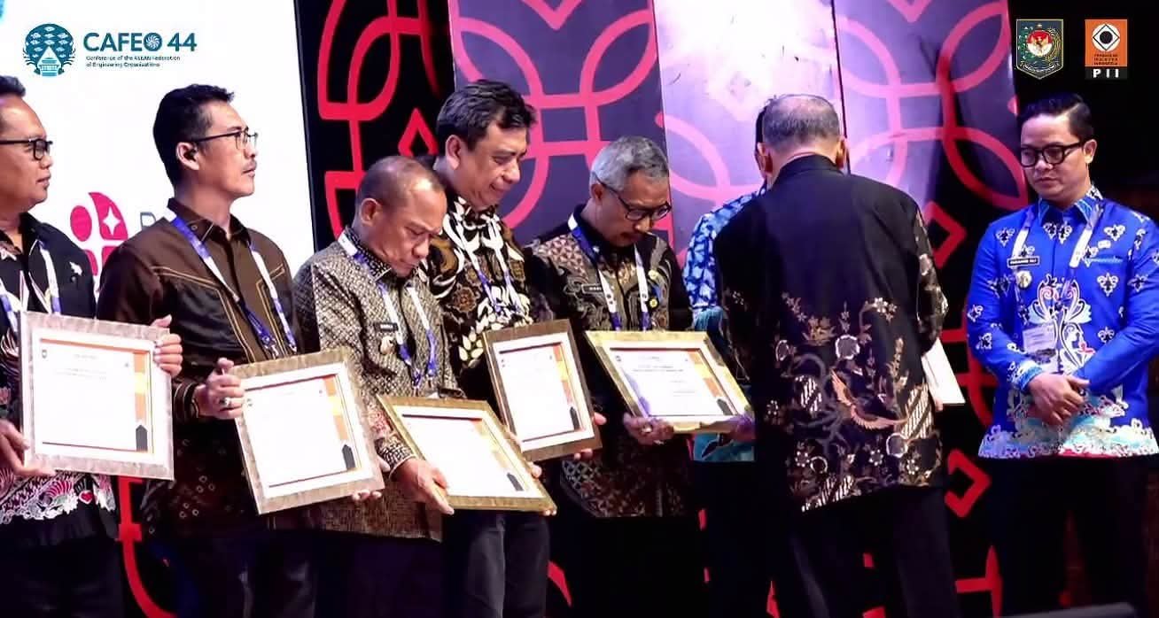 Satu-satunya dari Sumsel, Kepemimpinan Toha Tohet Bawa Muba Raih Penghargaan IKD 2026 Tingkat Nasional Satu-satunya dari Sumsel, Kepemimpinan Toha Tohet Bawa Muba Raih Penghargaan IKD 2026 Tingkat Nasional