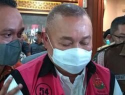 Bacakan Pleidoi Sambil Menangis, Alex Noerdin: Saya Jadi Sasaran Kriminalisasi Bersensasi Politik
