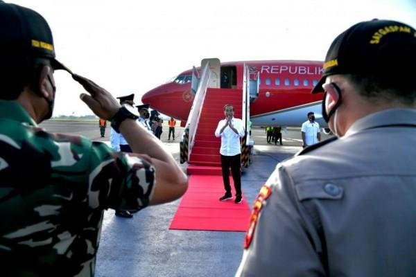 Jokowi Groundbreaking Hilirisasi Batu Bara hingga Bagi BLT di Sumsel Jokowi Groundbreaking Hilirisasi Batu Bara hingga Bagi BLT di Sumsel