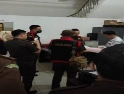 BREAKING NEWS : Kejari Prabumulih Geledah Kantor Bawaslu Prabumulih, Diduga Kasus Dana Hibah