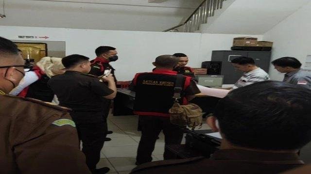 BREAKING NEWS : Kejari Prabumulih Geledah Kantor Bawaslu Prabumulih, Diduga Kasus Dana Hibah