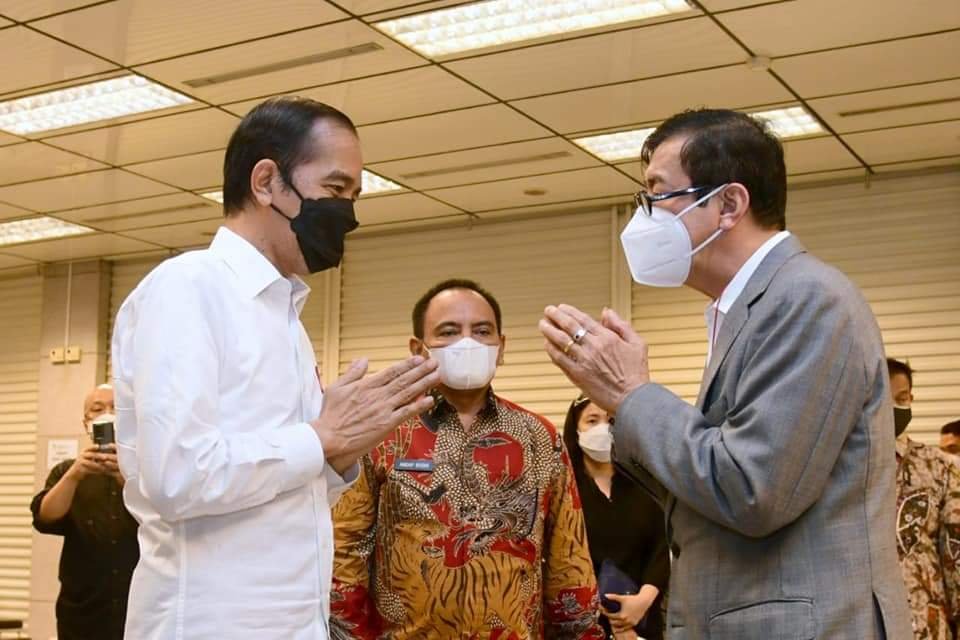 Presiden Jokowi Melayat Mendiang Istri Menkumham