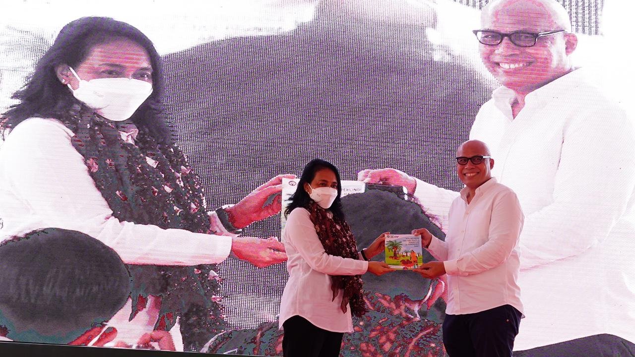 SUMARJONO SARAGIH : INOVASI BARU RUMAH DAN BUKU UNTUK PEREMPUAN SAWIT