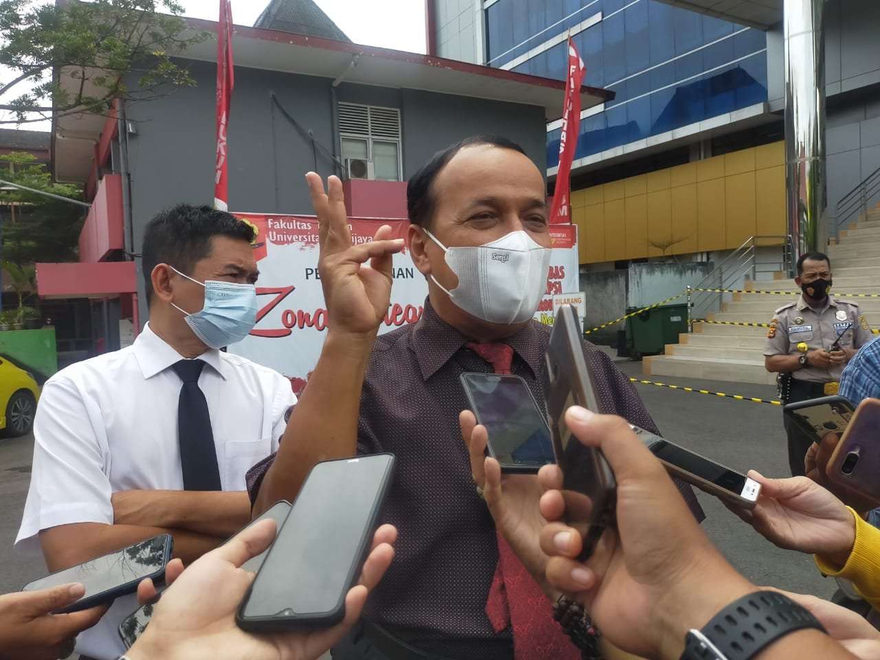 Wisudah Unsri Ke-154 Dimaju Satu Minggu Dari Jadwal Dengan Adanya Rencana Penerimaan CPNS Oleh Menpan Wisudah Unsri Ke-154 Dimaju Satu Minggu Dari Jadwal Dengan Adanya Rencana Penerimaan CPNS Oleh Menpan