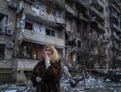 Rusia Menekan Invasi ke Pinggiran Ibukota Ukraina