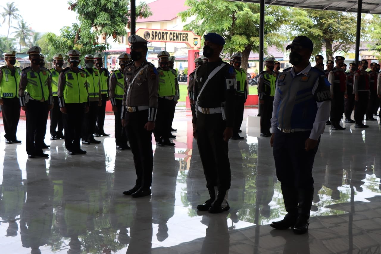 Kapolresta Deli Serdang Pimpin Apel Gelar Pasukan Operasi Keselamatan Toba 2022 Kapolresta Deli Serdang Pimpin Apel Gelar Pasukan Operasi Keselamatan Toba 2022