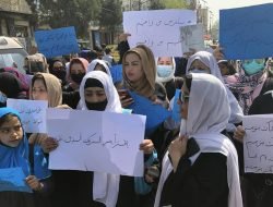 Taliban Blokir Wanita tanpa Pendamping dari Penerbangan