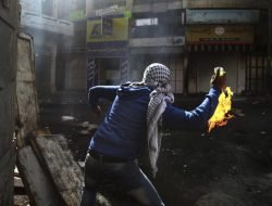 Banyak Orang di Timur Tengah Melihat Kemunafikan dalam Pelukan Barat di Ukraina