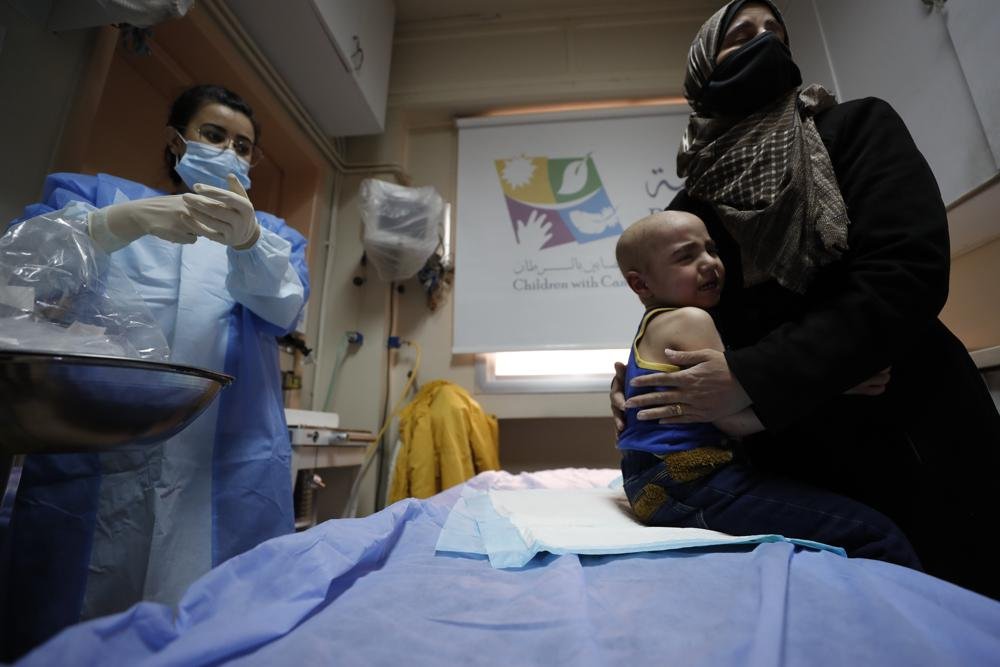Di Suriah yang Dilanda Perang, Sebuah Badan Amal Menawarkan Harapan kepada Anak-anak Penderita Kanker Di Suriah yang Dilanda Perang, Sebuah Badan Amal Menawarkan Harapan kepada Anak-anak Penderita Kanker