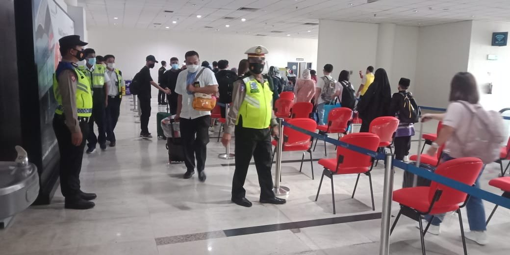 Polresta Deli Serdang Patroli Dan Atur Arus Lalu Lintan Hari Raya Idul Fitri 1443 H Polresta Deli Serdang Patroli Dan Atur Arus Lalu Lintan Hari Raya Idul Fitri 1443 H